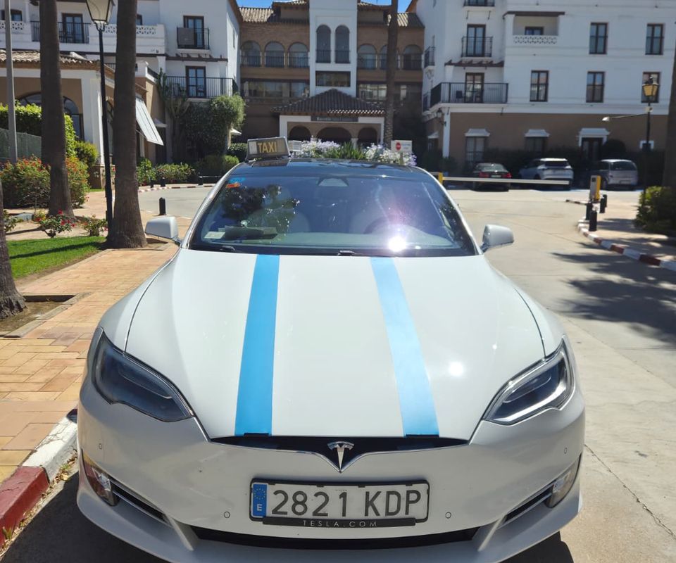 Taxi Tesla Model S de Taxi Huelva 24 Horas · DaniVIP en Huelva